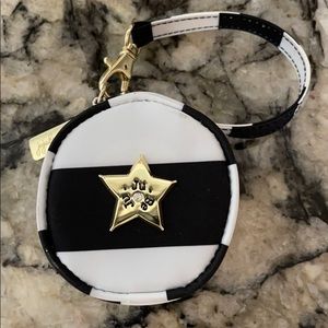 JujuBe Paci Pod wristlet-NWOT